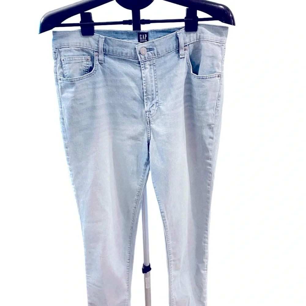 GAP Men's Light Blue Jeans, 30/30